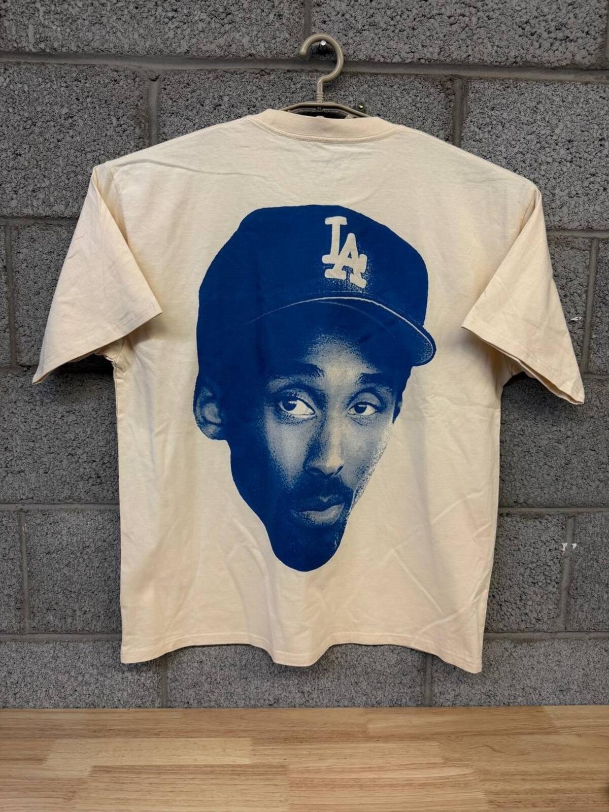 Y2K Kobe Bryant #8 LA Dodgers T-Shirt Cream Lakers Size L