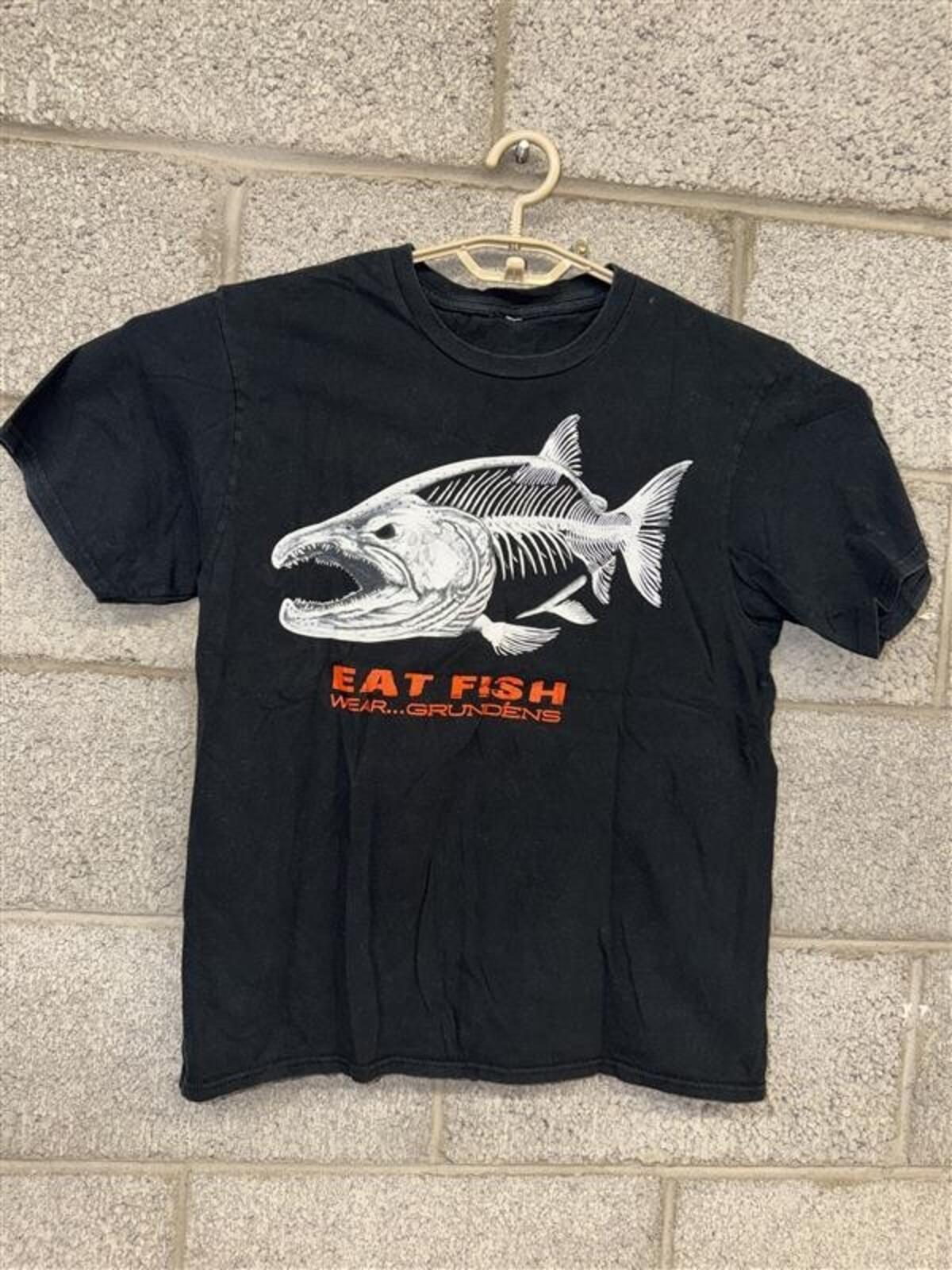 Grunden Eat Fish Tee Oversized M Black Fishing Graphic Shirt