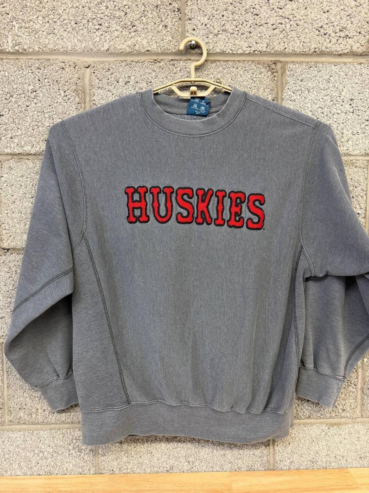 Vintage Sport Huskies Crewneck Sweatshirt Embroidered Large